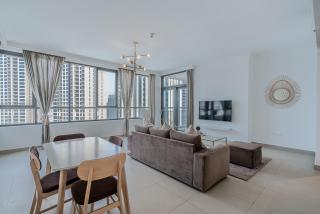 CitiHome- New 1BR creek Island with infinity pool - Dubai - 2