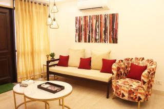 Luxurious Jacuzzi Hot Tub 1BHK Suite with Spa Tub 11 - Nova Deli - 4