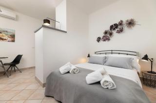 Apartments Lacrima - Šilo - 1