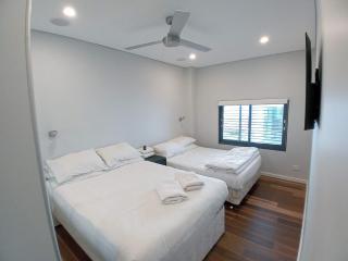 Brand NEW VIP Luxury 5/5 Star Beachside Escape - Sydney - 6