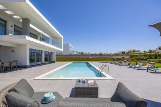 Villa Casa Gardenia by Villa Plus - Galé - 2