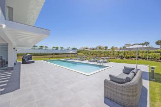 Villa Casa Lirio by Villa Plus - Galé - 9