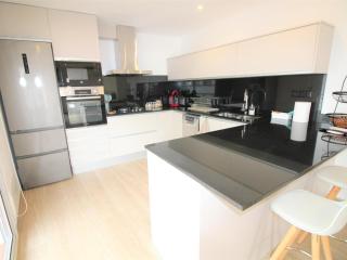 Apartamento moderno y renovado a 50m de la playa en Llançà, con 3 habitaciones y balcón - ES-228-68 - Llança - 6