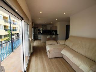 Apartamento moderno y renovado a 50m de la playa en Llançà, con 3 habitaciones y balcón - ES-228-68 - Llança - 4