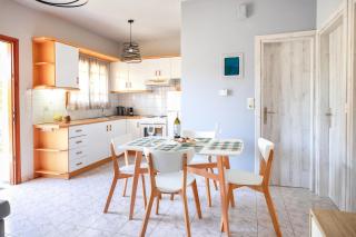 Catherine Blue Suites - 4 minutes off the Beach - Póros - 8