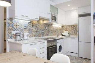 Designer Apt near FIRA Balcony 5PPWIFISMART TV by MyRentalHost - L'Hospitalet de Llobregat - 9