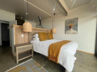Mitford The N I C E Condo - Morgan's Bay - 9