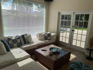 Villa Rustica 5 Bedroom 3 Bath with Pool Next to River 1800 - Miami - 4