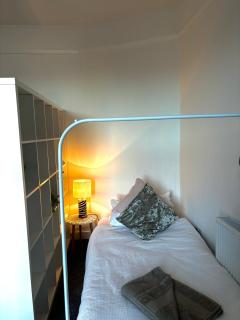 Santiago Suite 3 - A Stylish Southport Apartment - 8