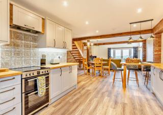 Abbots Barn - 3
