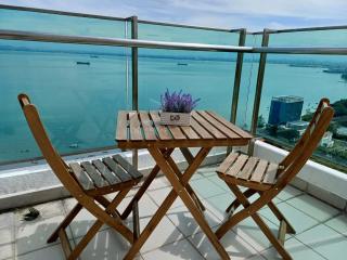 MansionOne Gleneagles Superb Seaview 8pax 2Bedrooms 1Bathroom By AmrayHomes - George Town - 0