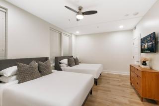 Spacious 4-Bed Condo steps from French Quarter - New Orleans - 9