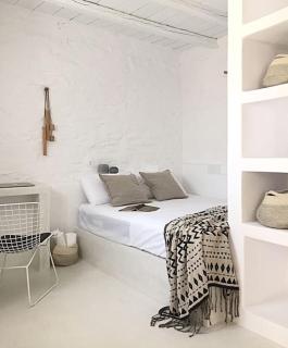 Farangi House with Private Pool - Andiparo - 2