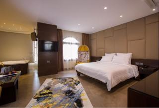 Opera Hotel - - 1