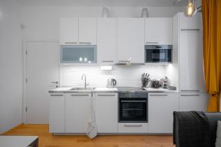Modern 2BD Flat with Prime Location and Workspace by Flat Mаnager - Sofia - 2