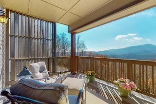 Luminous Pine Hideaway - Valle Crucis - 0