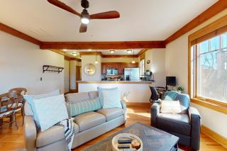 Luminous Pine Hideaway - Valle Crucis - 5
