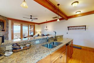 Luminous Pine Hideaway - Valle Crucis - 1