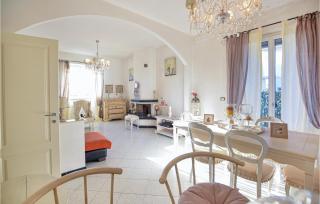 Cozy Apartment In Capezzano Pianore - 2