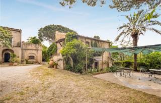 4 Bedroom Gorgeous Home In Acquedolci - 8