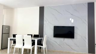 New Bazaar 2 Bed Rooms with free garage - Tirana - 4