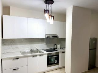 New Bazaar 2 Bed Rooms with free garage - Tirana - 5
