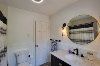 Cute 3 b 1 b Family home in Cle - 6