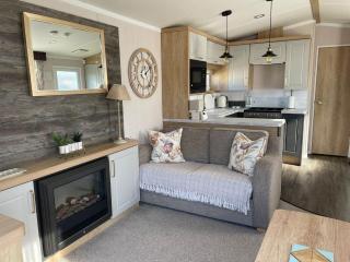Stunning Caravan With Decking, Nearby Hunstanton Beach Ref 23232K - 5