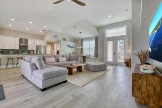 VILLA VANITY - 3 BEDS - 3 BATHS - 6 GUESTS - GULF ACCESS & POOL/SPA - INCL.10% OFF BOAT RENTAL - Cape Coral - 6