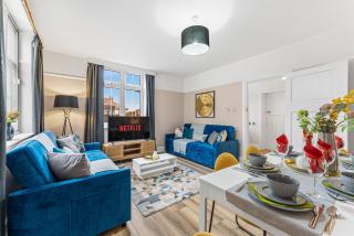 Stunning 4-bed - Garden - Sleeps 14 - 3
