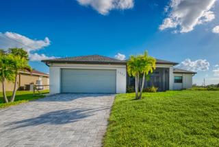 VILLA SOUTHERN ESCAPE - 4 BEDS - 3 BATHS - 8 GUESTS - WATERVIEW & POOL/SPA - INCL. 10% OFF BOAT RENTAL - Matlacha - 8
