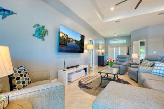 VILLA SOUTHERN ESCAPE - 4 BEDS - 3 BATHS - 8 GUESTS - WATERVIEW & POOL/SPA - INCL. 10% OFF BOAT RENTAL - 6
