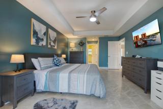 VILLA SOUTHERN ESCAPE - 4 BEDS - 3 BATHS - 8 GUESTS - WATERVIEW & POOL/SPA - INCL. 10% OFF BOAT RENTAL - 3
