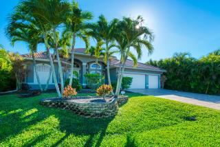 VILLA SUENO AMERICANO - 3 BEDS - 3 BATHS - 6 GUESTS - GULF ACCESS & POOL/SPA - INCL.10%OFF BOAT RENTAL - Cape Coral - 7