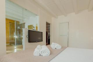Aphrodite Luxury APT with Jacuzzi - 5