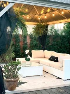Charming 3 BR Home Near SoFi and LAX - 65th - 0