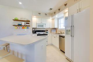 NMB Condo Walk to the Beach or Use the Pool! - Myrtle Beach - 2