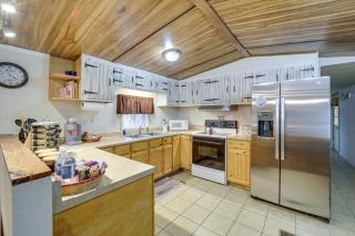 Cozy Waynesville Home with Porch by Blue Ridge Pkwy - Waynesville - 4
