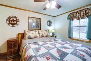 Cozy Waynesville Home with Porch by Blue Ridge Pkwy - Waynesville - 1