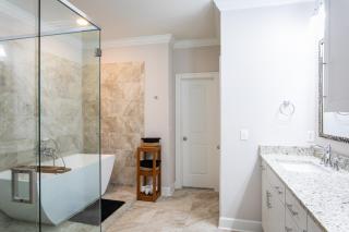 Lux Beatles themed beach home, 5 min WALK to Beach + Golf Cart, Dog Friendly! - Destin - 6