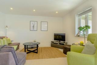 Sundowner HM108 Lakeside Spa Property - 3