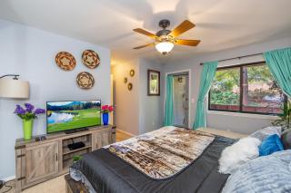 Spectacular Country Club Vacation Retreat - 3