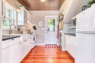 Ferry Viewer Cottage - Point Roberts - 6