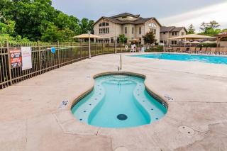 Tranquil 2-Bedroom Pointe Royale Condo - Branson - 7