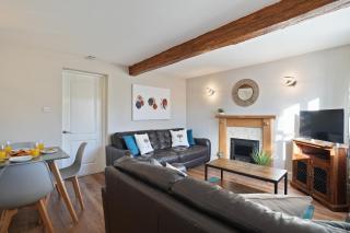 Cross Cottage by YourStays - 2 Bedroom Cottage in Macclesfield - 4