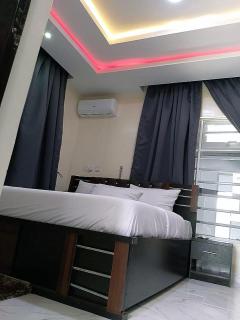 JKA 1-BEDROOM-Apart 24HRS POWER Unlimited WIFI , GARDEN PATIO AREA ,FREE DAILY HOUSEKEEPING - 7