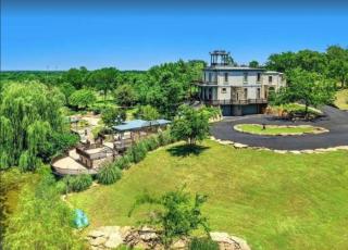 Historical Mansion - Braun Manor - Denison - 8