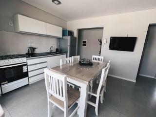 Depto B - Con Parrilla, 2 dormitorios - Departamento Aguado - Alquileres RV - Bahía Blanca - 0