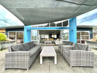 Sands Beach House - Matarangi Holiday Home - Matarangi - 0