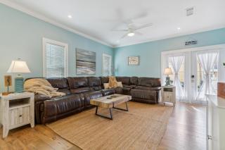 Family-Friendly Pensacola Home Less Than 1 Mi to Beach! - Pensacola - 8
